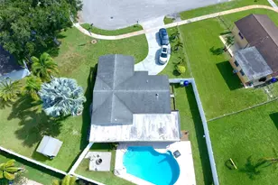 9820 NW 7th St, Pembroke Pines, FL 33024 - Photo 19