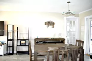 9820 NW 7th St, Pembroke Pines, FL 33024 - Photo 5