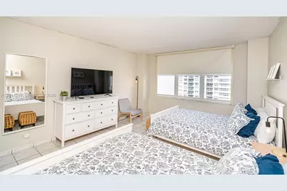 5601 Collins Ave #1517, Miami Beach, FL 33140 - Photo 17