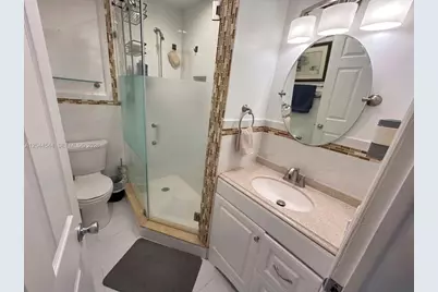 974 SE 1st St #974, Hialeah, FL 33010 - Photo 17