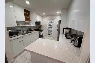 974 SE 1st St #974, Hialeah, FL 33010 - Photo 5