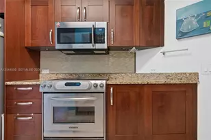 19900 E Country Club Dr, Aventura, FL 33180 - Photo 9