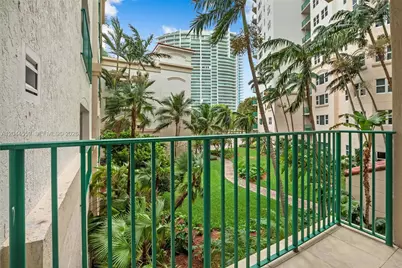 19900 E Country Club Dr #212, Aventura, FL 33180 - Photo 13