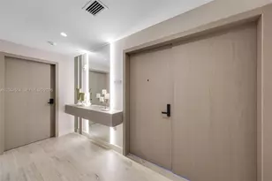 700 NE 24th St, Miami, FL 33137 - Photo 3