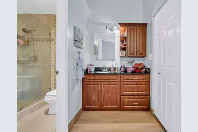 10857 NW 8th St, Pembroke Pines, FL 33026 - Photo 23