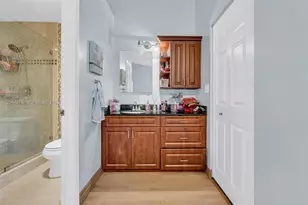 10857 NW 8th St, Pembroke Pines, FL 33026 - Photo 23