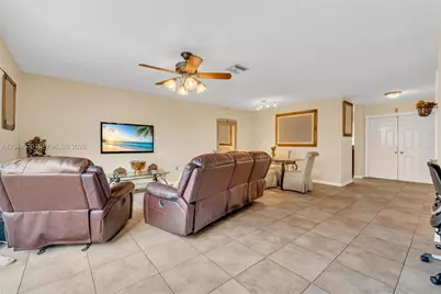 10857 NW 8th St, Pembroke Pines, FL 33026 - Photo 17