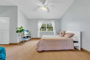 10857 NW 8th St, Pembroke Pines, FL 33026 - Photo 21