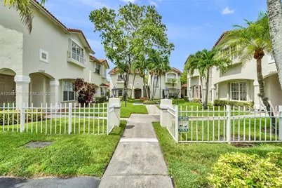 10857 NW 8th St, Pembroke Pines, FL 33026 - Photo 3