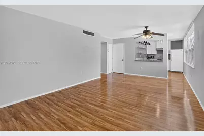 9410 Tangerine Pl #204, Davie, FL 33324 - Photo 5