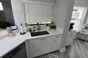 9267 W Sunrise Blvd, Plantation, FL 33322 - Photo 9