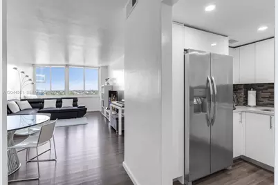 7441 Wayne Ave #10H, Miami Beach, FL 33141 - Photo 3