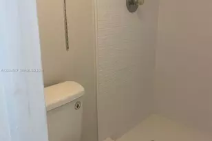 660 Tennis Club Dr, Fort Lauderdale, FL 33311 - Photo 31