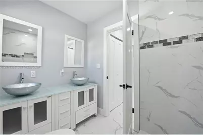 12475 NW 10th Ave, North Miami, FL 33168 - Photo 11