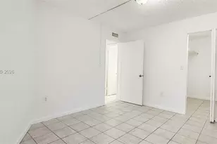 7035 NW 186th St, Hialeah, FL 33015 - Photo 17