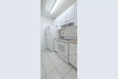 7035 NW 186th St #D110, Hialeah, FL 33015 - Photo 7
