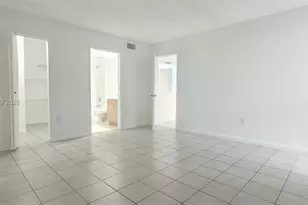 7035 NW 186th St, Hialeah, FL 33015 - Photo 7