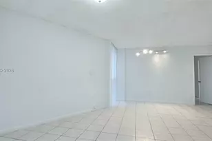 7035 NW 186th St, Hialeah, FL 33015 - Photo 3