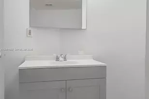 7035 NW 186th St, Hialeah, FL 33015 - Photo 13
