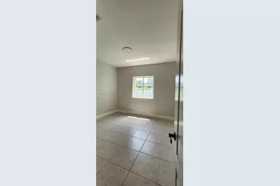 16507 NW 91st Ave, Miami Lakes, FL 33018 - Photo 15
