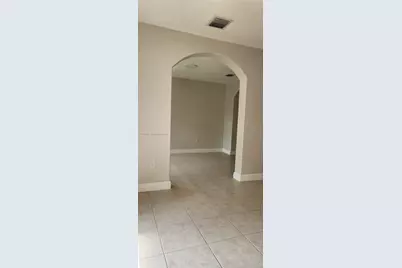 16507 NW 91st Ave, Miami Lakes, FL 33018 - Photo 5