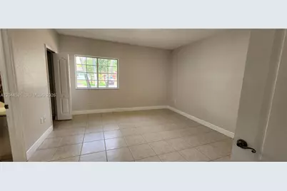 16507 NW 91st Ave, Miami Lakes, FL 33018 - Photo 9