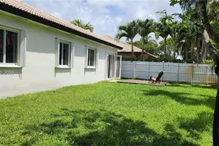 16507 NW 91st Ave, Miami Lakes, FL 33018 - Photo 29