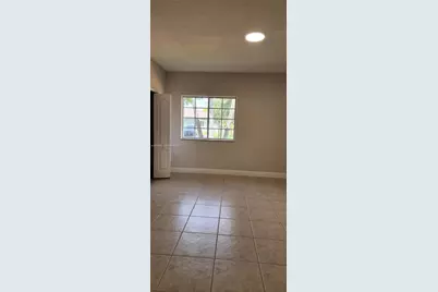 16507 NW 91st Ave, Miami Lakes, FL 33018 - Photo 11