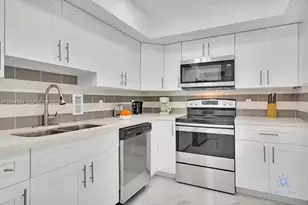 3901 S Ocean Dr, Hollywood, FL 33019 - Photo 13