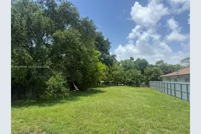 10326 NW 6 Ave, Miami, FL 33150 - Photo 1