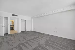 5001 Collins Ave, Miami Beach, FL 33140 - Photo 9