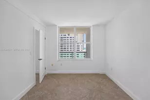 5001 Collins Ave, Miami Beach, FL 33140 - Photo 15