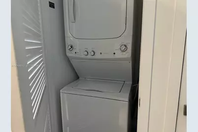 121 NE 34th St #1915, Miami, FL 33137 - Photo 7