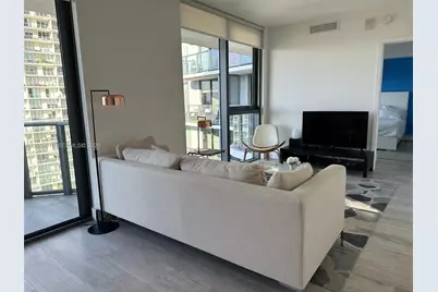 121 NE 34th St #1915, Miami, FL 33137 - Photo 3