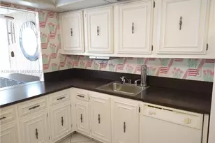 601 Three Islands Boulevard, Hallandale Beach, FL 33009 - Photo 9