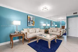 635 NW 97th Pl, Miami, FL 33172 - Photo 5