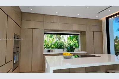 570 S Shore Dr, Miami Beach, FL 33141 - Photo 7