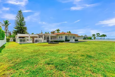 7500 W Treasure Dr, North Bay Village, FL 33141 - Photo 37