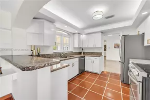 7500 W Treasure Dr, North Bay Village, FL 33141 - Photo 13