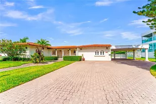 7500 W Treasure Dr, North Bay Village, FL 33141 - Photo 29