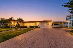 7500 W Treasure Dr, North Bay Village, FL 33141 - Photo 57