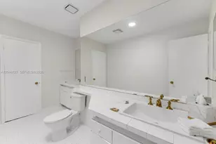 7500 W Treasure Dr, North Bay Village, FL 33141 - Photo 21