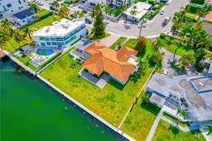 7500 W Treasure Dr, North Bay Village, FL 33141 - Photo 41
