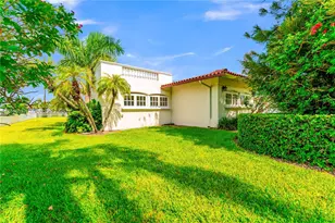 7500 W Treasure Dr, North Bay Village, FL 33141 - Photo 33