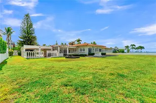 7500 W Treasure Dr, North Bay Village, FL 33141 - Photo 43