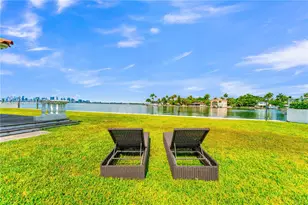 7500 W Treasure Dr, North Bay Village, FL 33141 - Photo 41