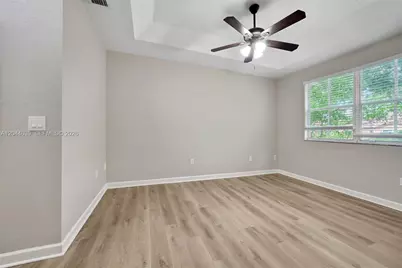 10709 NW 81st Ln, Doral, FL 33178 - Photo 15