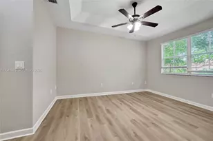 10709 NW 81st Ln, Doral, FL 33178 - Photo 15