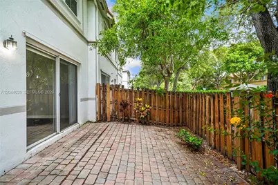 10709 NW 81st Ln, Doral, FL 33178 - Photo 31