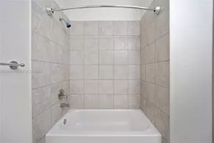 10709 NW 81st Ln, Doral, FL 33178 - Photo 25